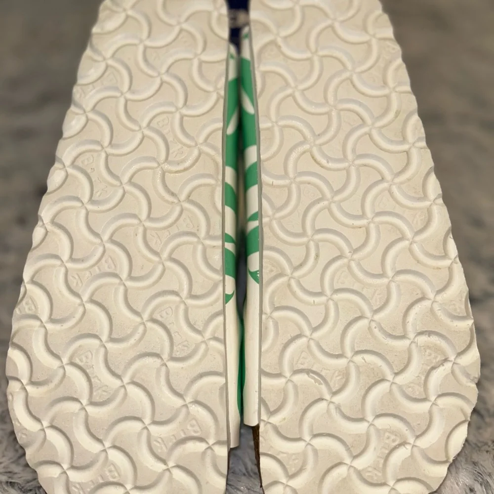 New Birkenstock Arizona Leafy Green and White Slides - Picture 3 of 6